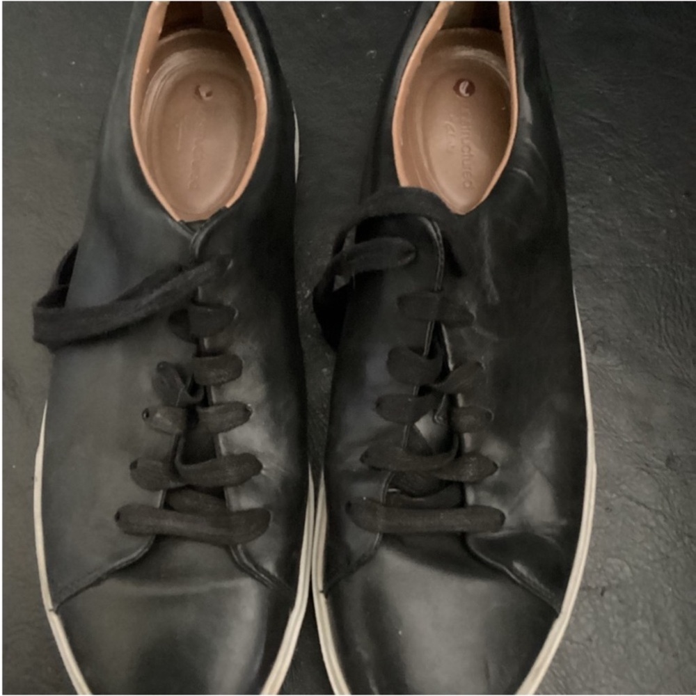 Men’s Unstructured Clarks Size 10 1/2 Black & White